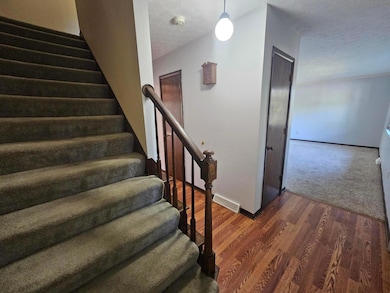 6648 Kennerdown St, Columbus, OH 43229 - photo 2