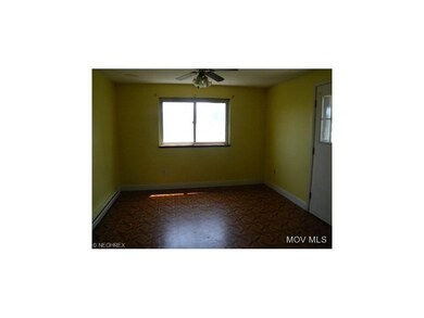 Kitchen/Dining Area