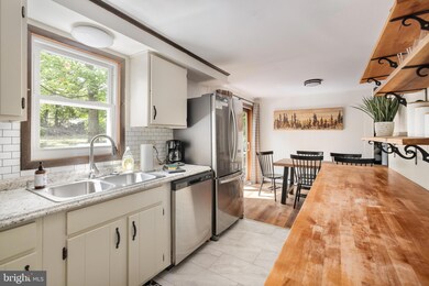 110 Tower Cir, Berkeley Springs, WV 25411 - photo 2