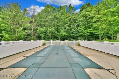 211 Elmwood Dr, Moscow, PA 18444 - photo 4