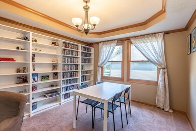 Dining room.