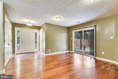 8700 Riverscape Ct, Odenton, MD 21113 - photo 3