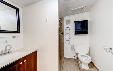 3905 Billingsley St unit 1/2, Houston, TX 77009 - photo 6