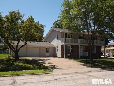 2119 W 29th St, Davenport, IA 52804 - photo 4