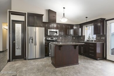 8-web-or-mls-Burell_231102_57st_TerraceH