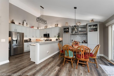 5597 Ashby Ct unit 14, Waterford, MI 48327 - photo 3