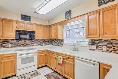 444 Hawaiian Terrace, Jacksonville, FL 32216 - photo 4