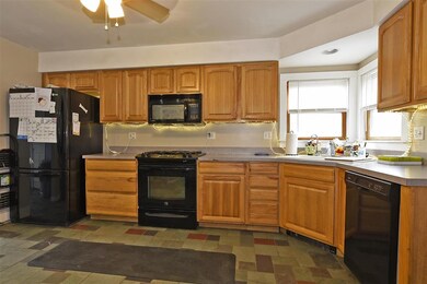 81 Saint Peter St, Winooski, VT 05404 - photo 2