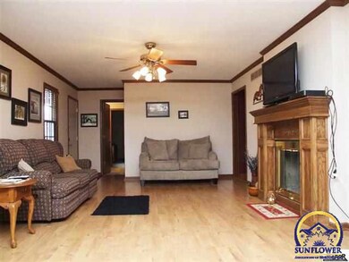 5031 SW 61st St, Topeka, KS 66619 - photo 4