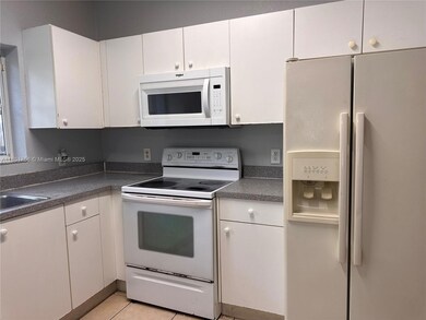 3926 SW 52nd Ave unit E6, Hollywood, FL 33023 - photo 2