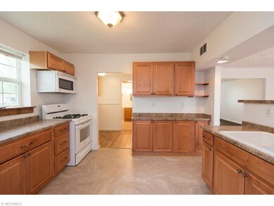 686 Alameda Ave, Sheffield Lake, OH 44054 - photo 6