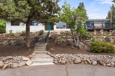 210 NW Vicksburg Ave, Bend, OR 97701 - photo 2