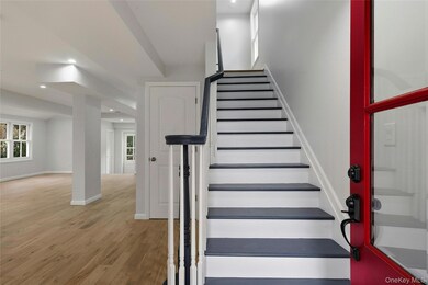 17 Tatterson St, Roslyn, NY 11576 - photo 5