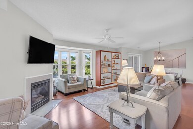 4122 Breezewood Dr unit 203, Wilmington, NC 28412 - photo 5