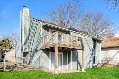 1813 NE Gatewood Dr, Lees Summit, MO 64086 - photo 2