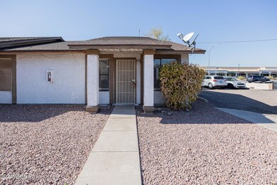 2807 E Capri Cir unit 1, Mesa, AZ 85204 - photo 2