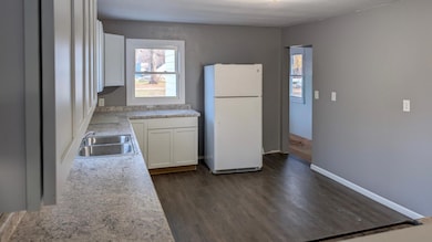 545 2nd Ave SE, Wells, MN 56097 - photo 2