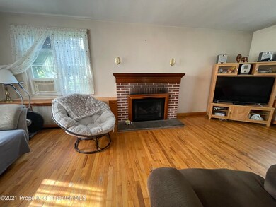 628 N Main St, Moscow, PA 18444 - photo 4