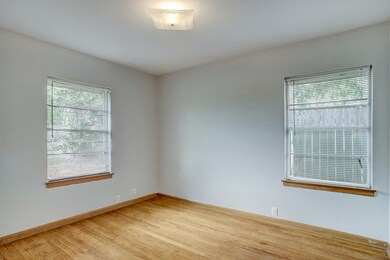 946 W 31st St, Houston, TX 77018 - photo 7