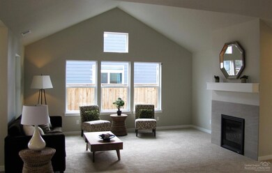 20775 SE Hollis Ln, Bend, OR 97702 - photo 5