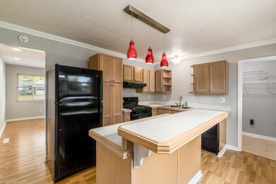 Kitchen with Eating space