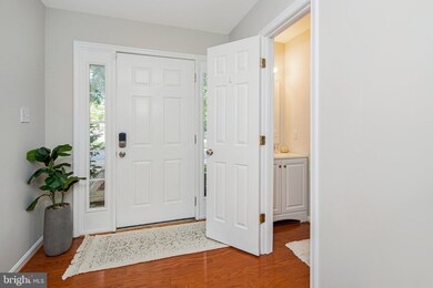 12925 Woodcutter Cir, Germantown, MD 20876 - photo 5