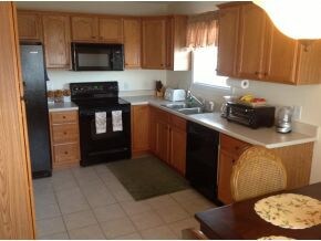 Kitchen with lots of cabinets