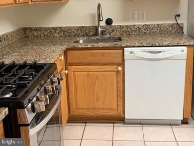 7800 Inverton Rd unit 102, Annandale, VA 22003 - photo 4