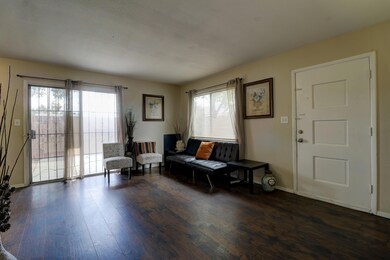 4267 N 68th Ln unit 504, Phoenix, AZ 85033 - photo 2