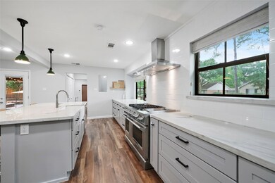 4619 Chantilly Cir, Houston, TX 77018 - photo 4