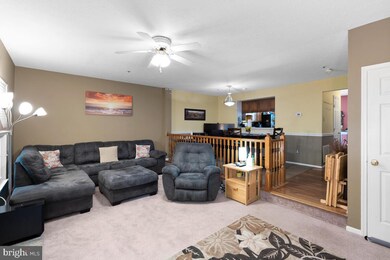 20561 Lowfield Dr, Germantown, MD 20874 - photo 5