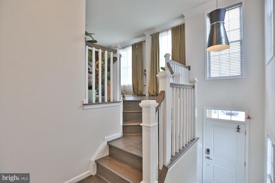 25049 Cambridge Hill Terrace, Chantilly, VA 20152 - photo 3