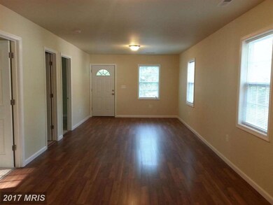 302 Marshall Ave, Gaithersburg, MD 20877 - photo 4