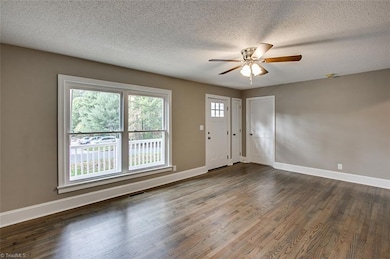 935 Center St, Asheboro, NC 27203 - photo 7