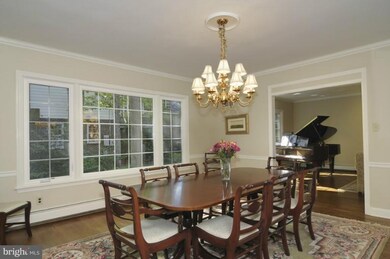 9613 Weathered Oak Ct, Bethesda, MD 20817 - photo 6