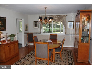 1316 Anthony Wayne Dr, Wayne, PA 19087 - photo 4