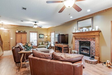 7821 Moncrief Ln, Pensacola, FL 32526 - photo 7