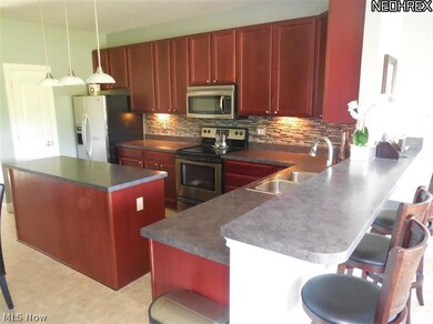 882 Queens Gate Way, Wadsworth, OH 44281 - photo 4