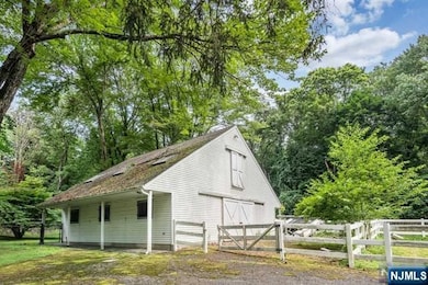 25 Ackerman Rd, Saddle River, NJ 07458 - photo 5