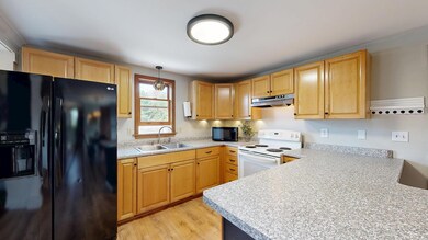 22 Poplar St, Old Orchard Beach, ME 04064 - photo 3