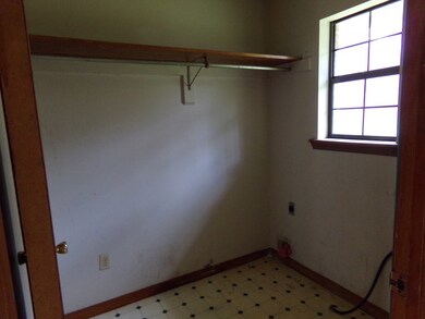 1014 Chestnut Dr, Picayune, MS 39466 - photo 4