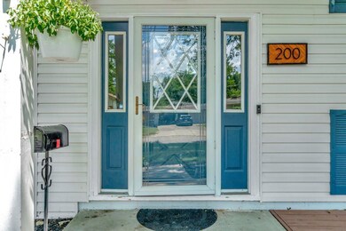 f8_200_Hermitage_Rd_004