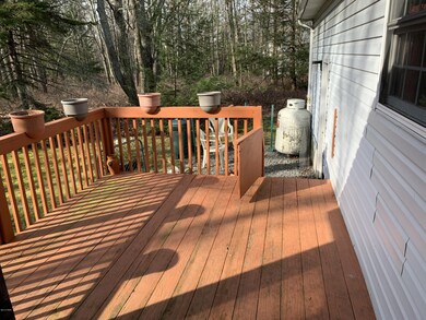 239 Washington Dr, Hawley, PA 18428 - photo 4