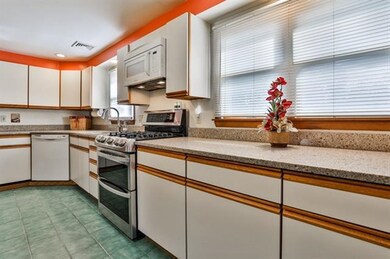 37 Cox St, Nashua, NH 03064 - photo 6