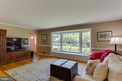 912 Country Club Dr NE, Vienna, VA 22180 - photo 7