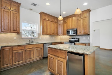 925 S Bowie St, Fredericksburg, TX 78624 - photo 6