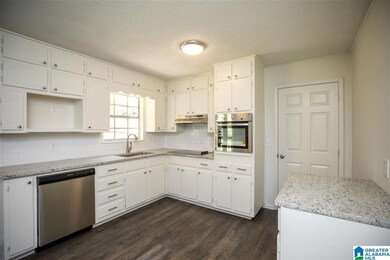 2401 Debbie Dr, Center Point, AL 35215 - photo 7