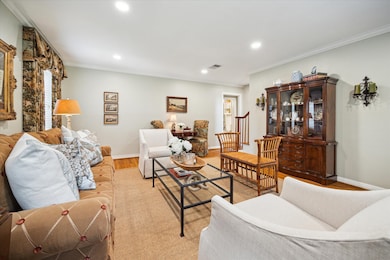 855 Azalea St, Houston, TX 77018 - photo 4