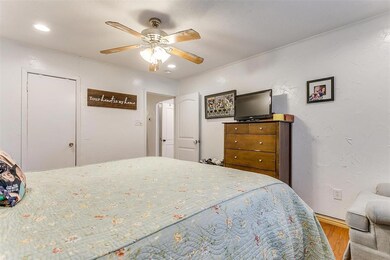 526 N Avenue A, Springtown, TX 76082 - photo 7