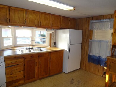 38 Periwinkle Dr, Rochester, NH 03868 - photo 2